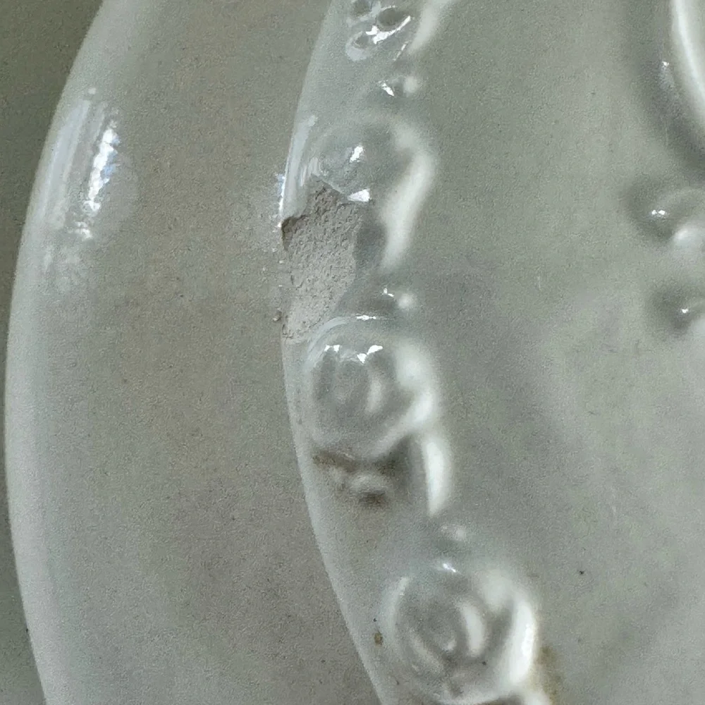 Vintage Elegant‎ White Ceramic Lidded Trinket Dish